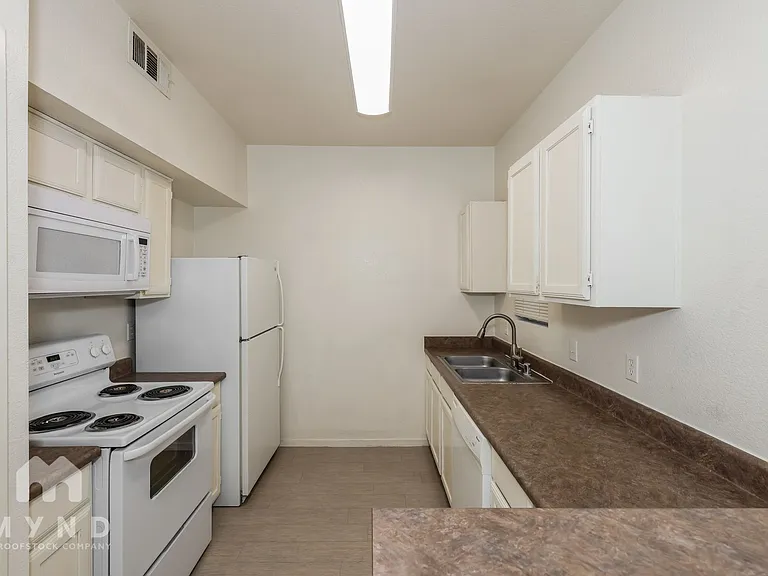 9620 W Russell Rd #1125 — Photo 10