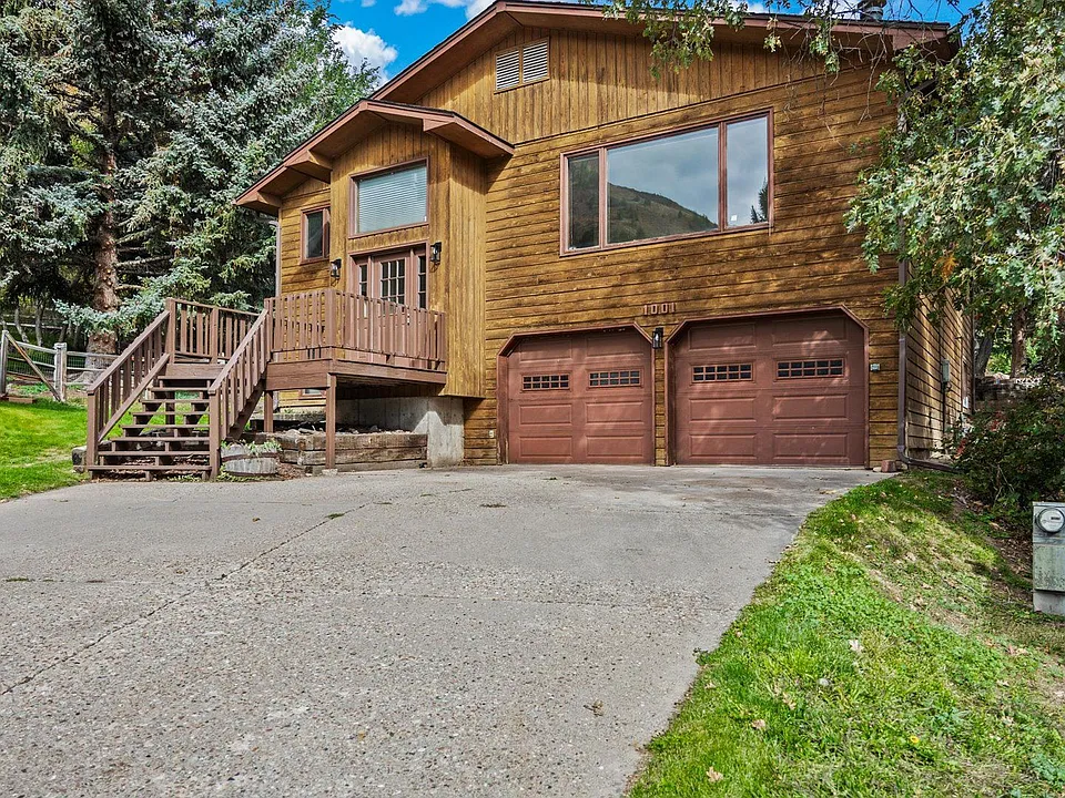 1001 Walz Ave