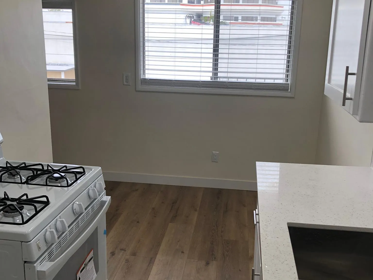 1 bed, 550 sqft, $1,749 — Photo 3