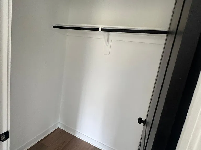 512 Crump St — Photo 11