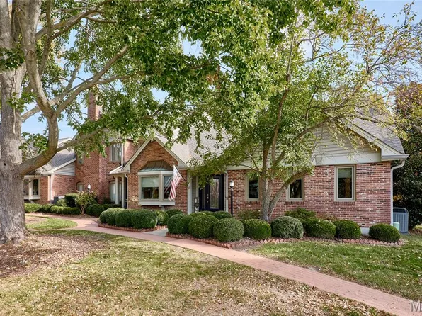 442 Conway Meadows Dr, Chesterfield, MO 63017