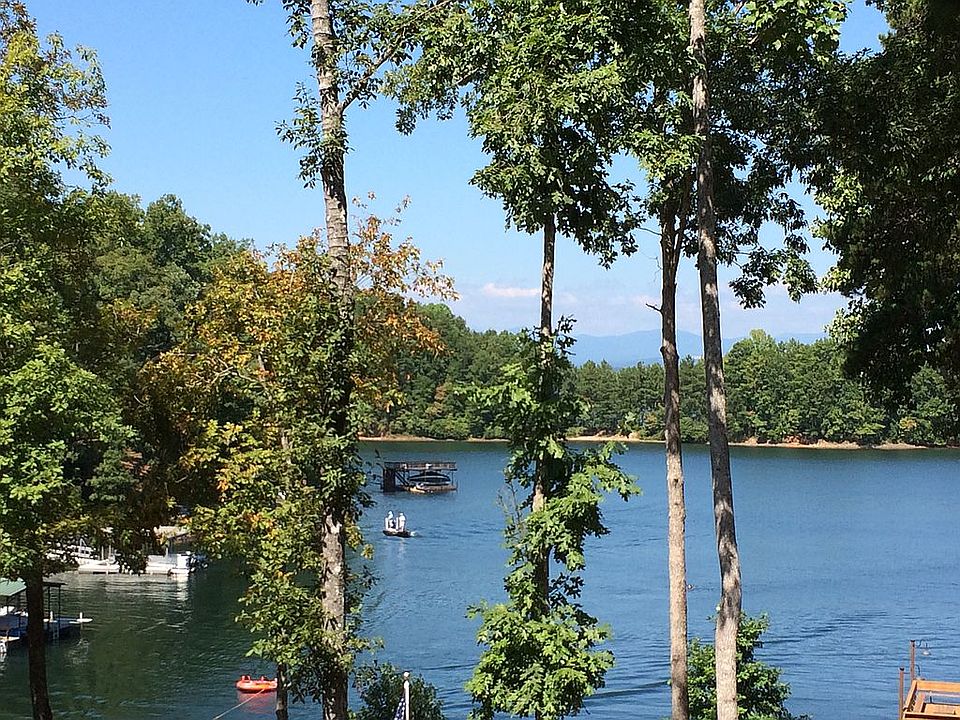 2nd image of 105 Nautica Point