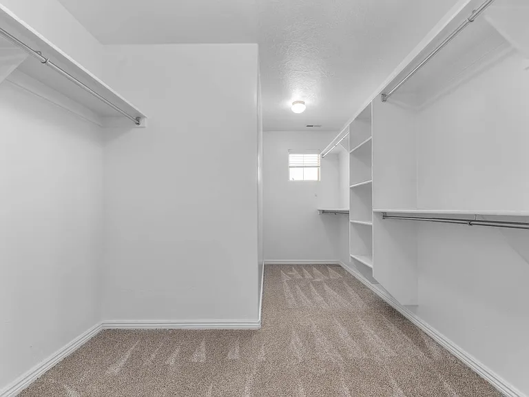 246 S 1800 E — Photo 15