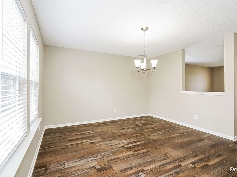 2303 Westmere Dr — Photo 4