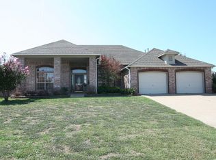 905 E Reno Ct, Broken Arrow, OK 74012