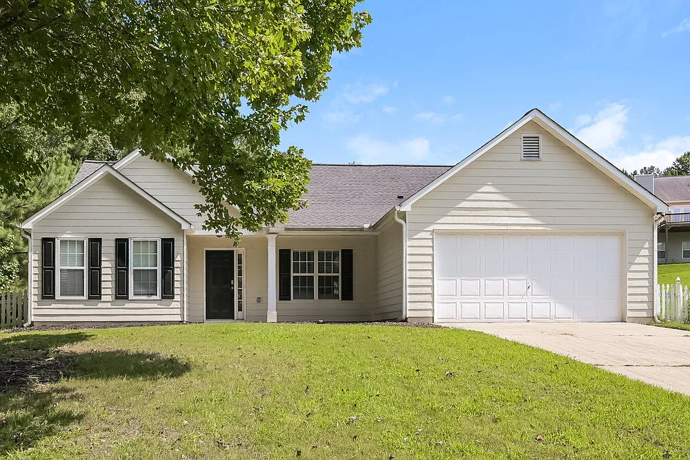 3 bed, 2.0 bath, 1680 sqft, $2,395 — Photo 1