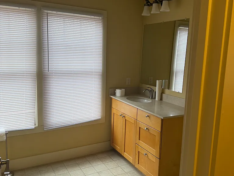 1000 Kavanaugh Blvd #10 — Photo 11