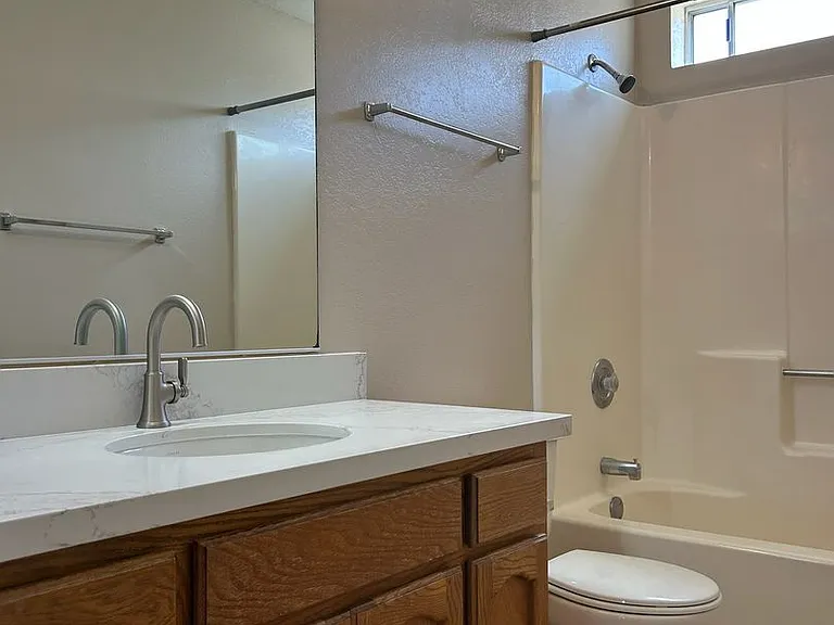 1012 W Alene Ave #B — Photo 11