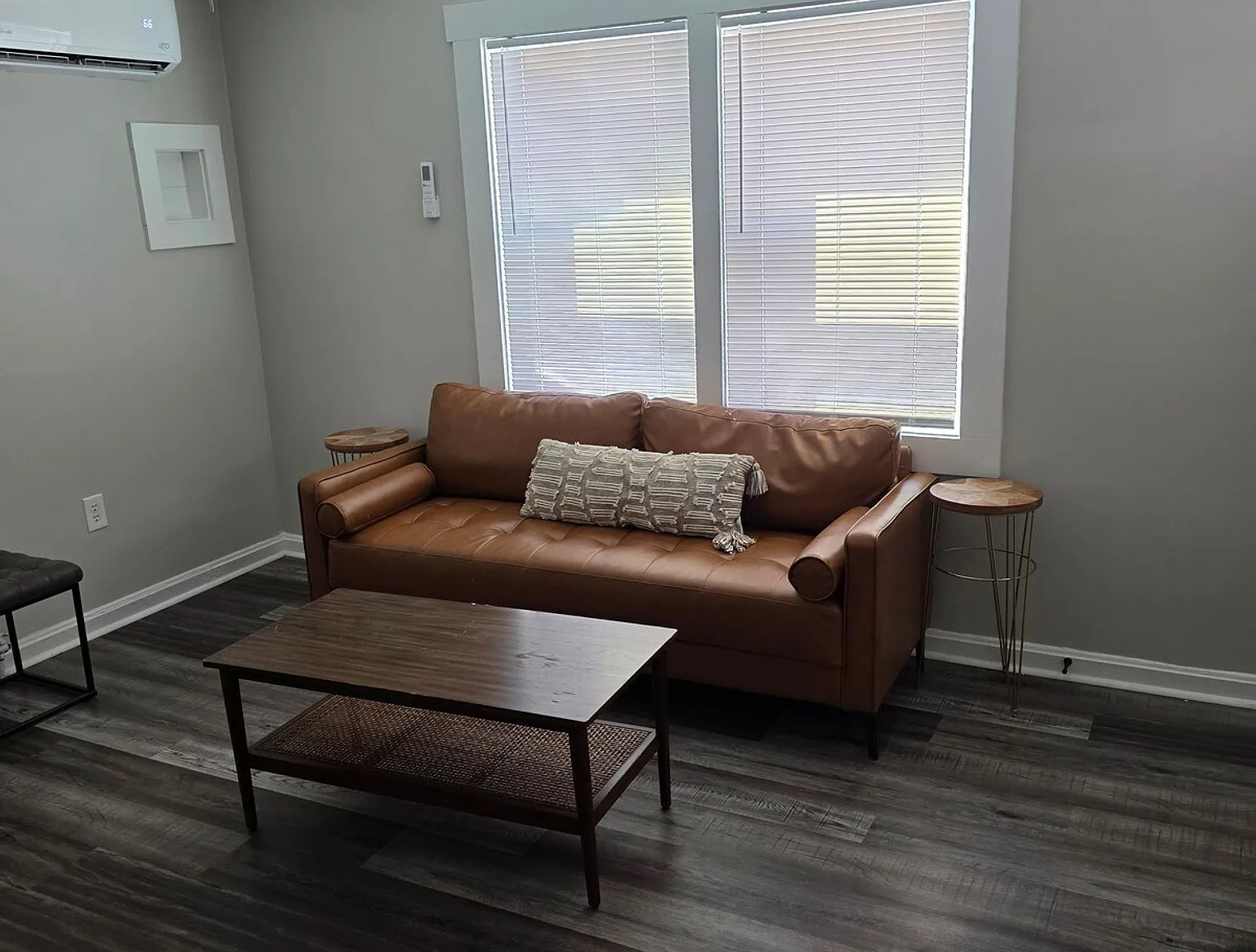2 bed, 1.0 bath, $2,764 — Photo 3