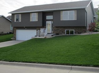 603 Field Crest Dr, Carroll, IA 51401