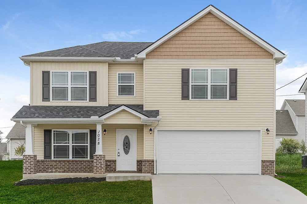 4 bed, 2.5 bath, 1755 sqft, $2,320 — Photo 1