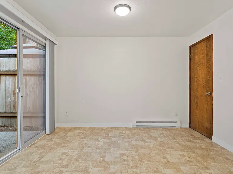 Cypress Lane Apartments — Photo 33
