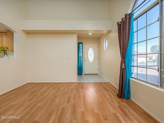 4th image of 511 S Sawmill Gardens Drive #10