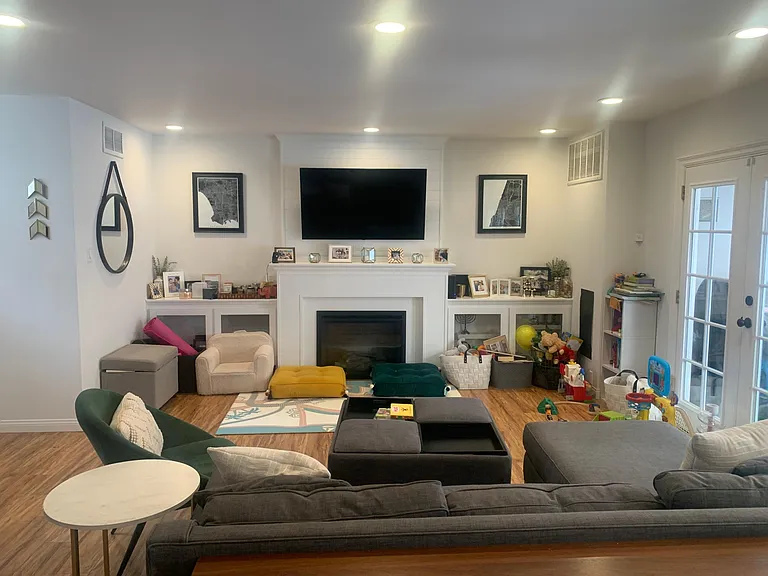 14126 Dickens St — Photo 3