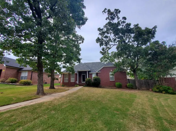 16 Golden Oaks Cv, Maumelle, AR 72113
