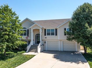 4001 Cades Cv, Leavenworth, KS 66048