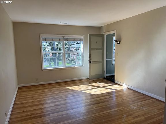 2nd image of 310 E 12th St APT D
