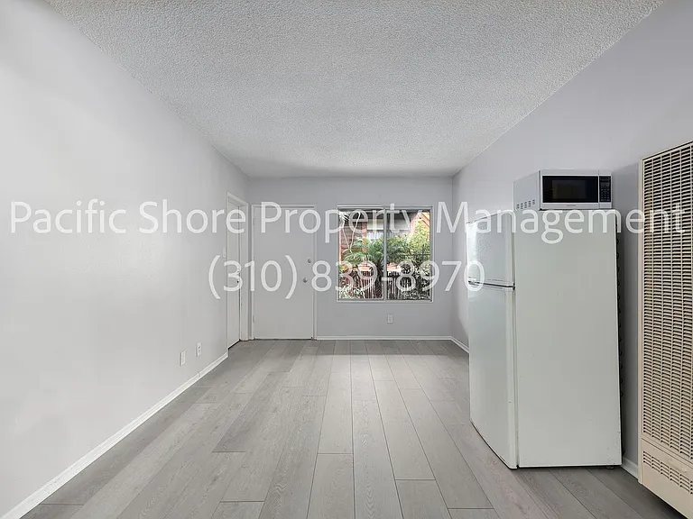 12610 Pacific Apartments — Photo 12