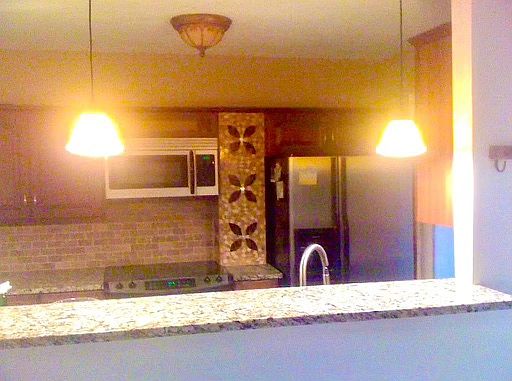 3rd image of 201-1498 Jefferson Ave #201