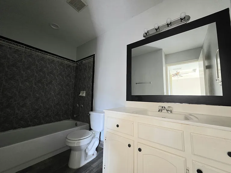 3001 Ashley Pl #3027 — Photo 10