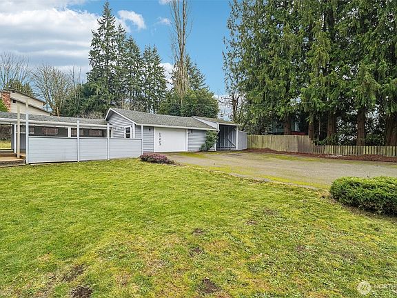 3rd image of 17205 Spruce Way