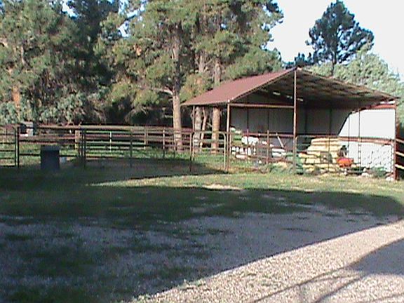 Barn/ pens