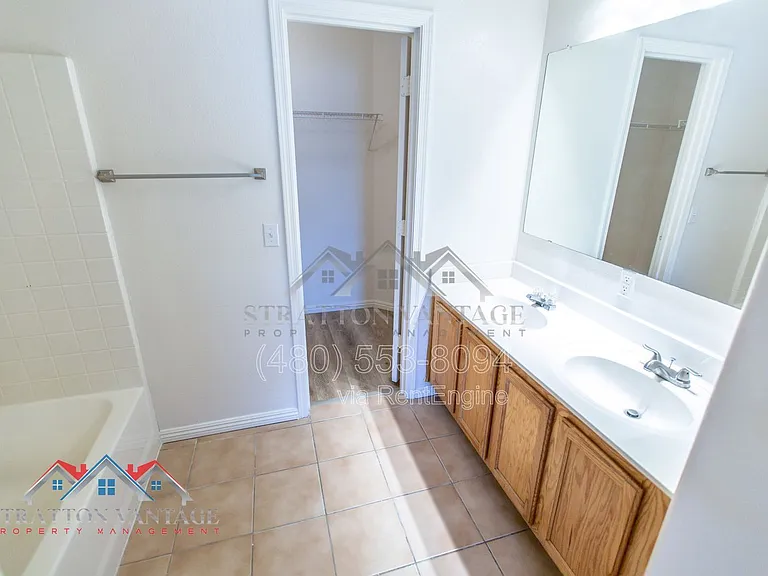5706 N 74th Dr — Photo 33