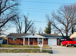 1013 W County Rd, Jerseyville, IL 62052