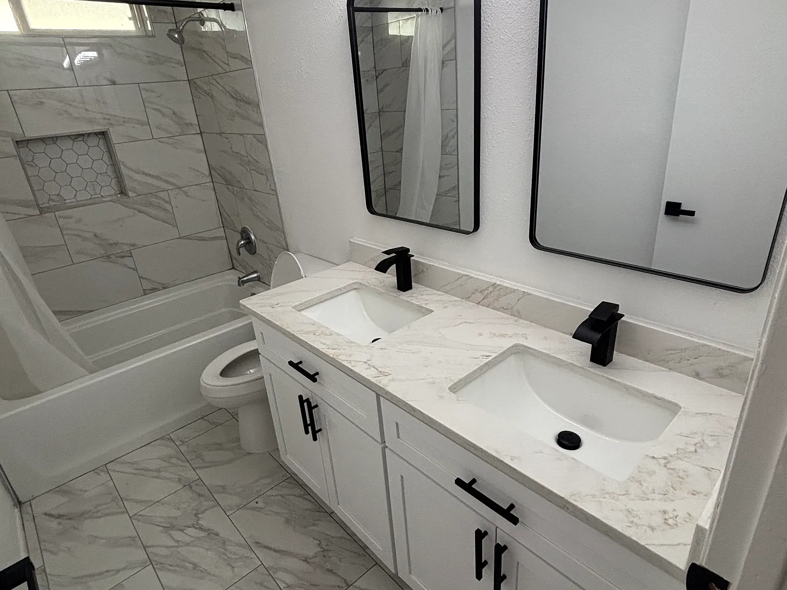 5 bed, 1926 sqft, $2,750 — Photo 3