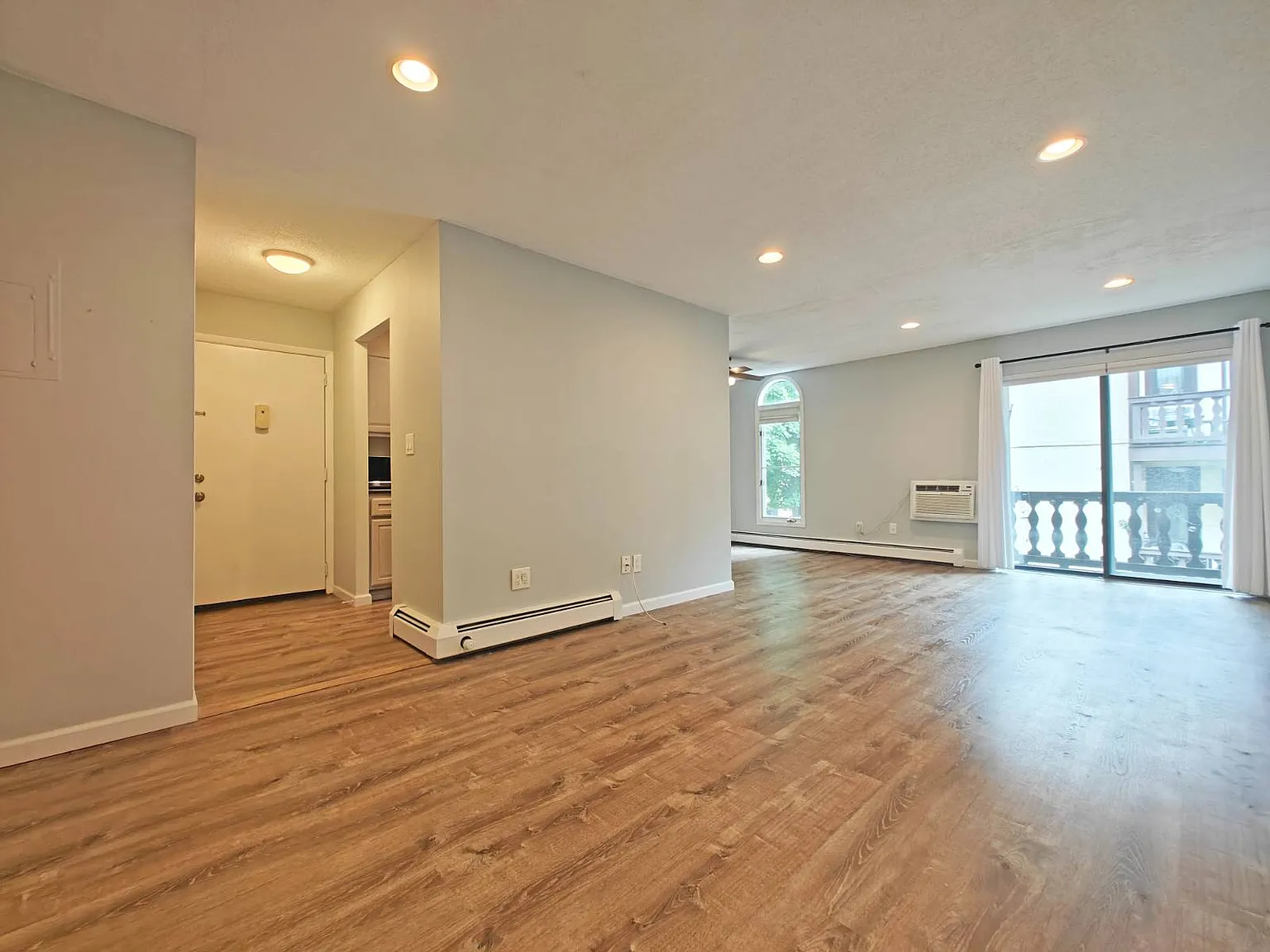 1 bed, 1.0 bath, $2,600 — Photo 1