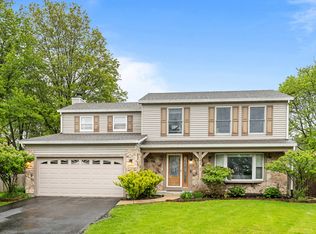 2041 S Valley Rd, Lombard, IL 60148