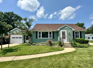 340 Marguerite St, Elgin, IL 60123