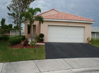 4248 Magnolia Ridge Dr, Weston, FL 33331