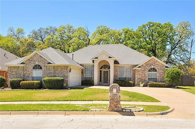 1st image of 7300 Heritage Oaks Ct