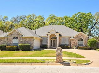 7300 Heritage Oaks Ct, Arlington, TX 76001