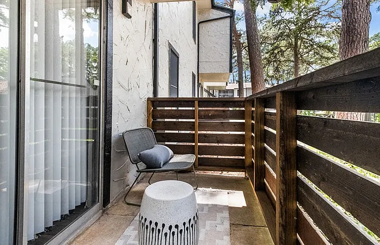 River Oaks Apartments — Photo 7