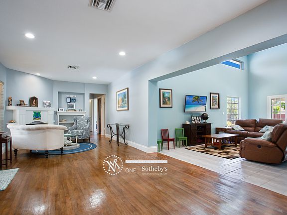 3rd image of 249 La Villa Dr