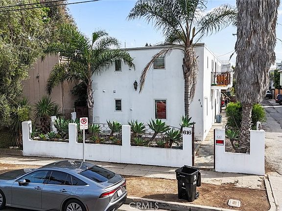 2nd image of 616 Sunset Ave