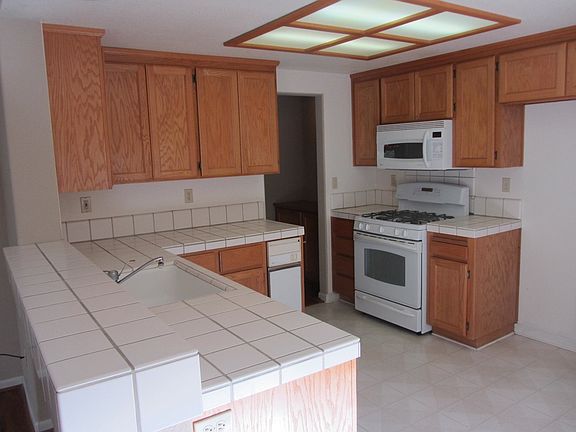 3rd image of 518 Mill River Ln