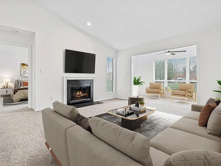 Southpark Commons Apartment Homes — Photo 12
