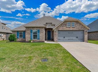 606 Labarre Ln, Bossier City, LA 71111