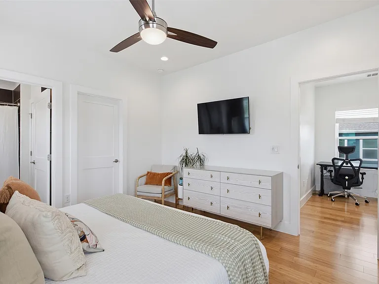 1134 Chicon St #A — Photo 24