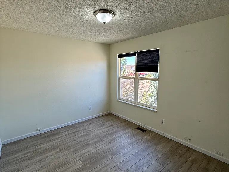725 Pennington Dr — Photo 21