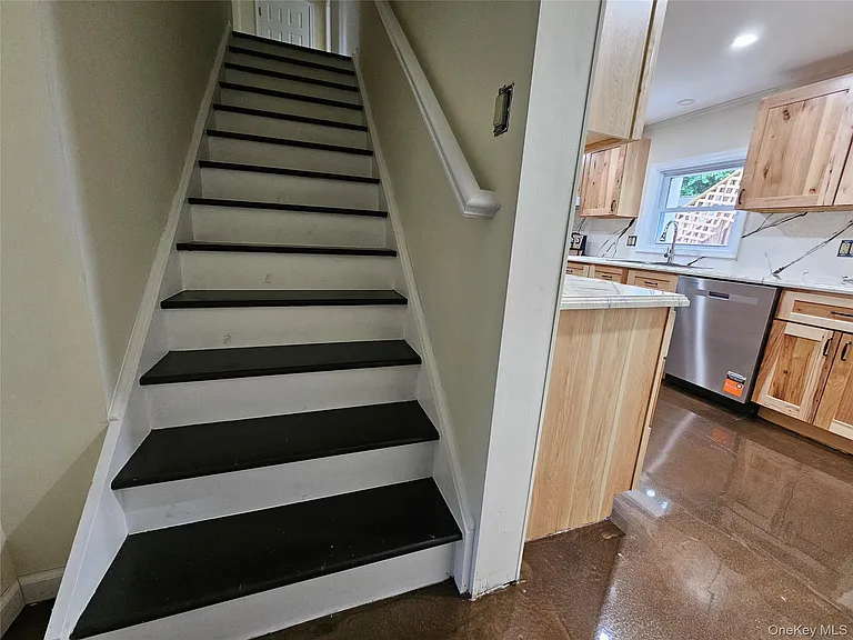 748 Greenville Tpke — Photo 14
