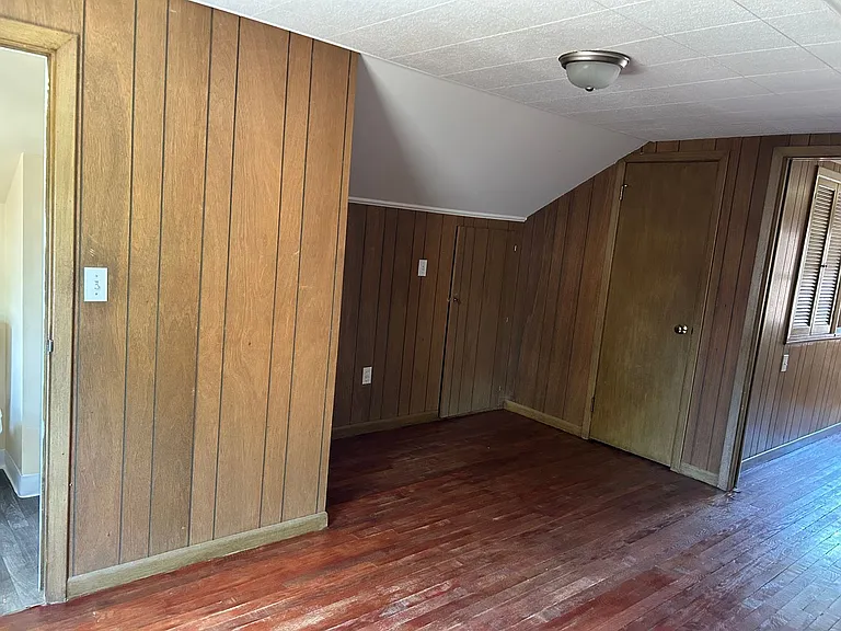4409 Adrian Rd — Photo 32