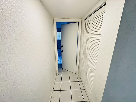 5th image of 3700 NW 21st St APT 211