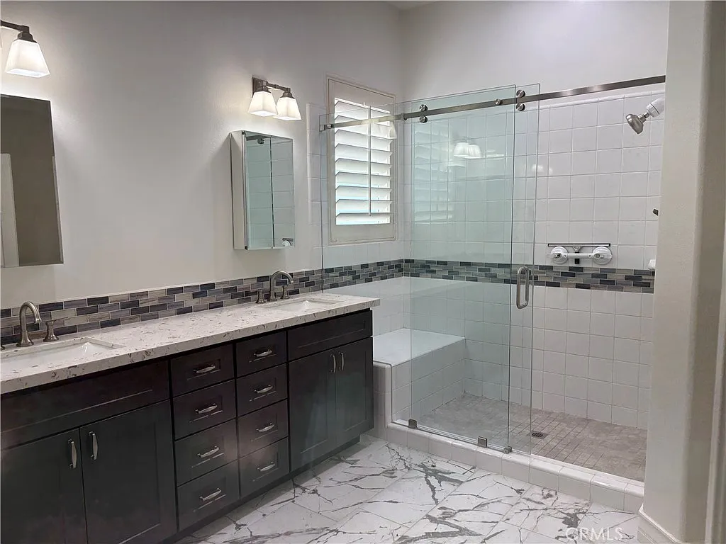 2 bed, 1755 sqft, $4,700 — Photo 2