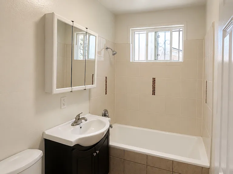 1512 W 103rd St #A — Photo 13