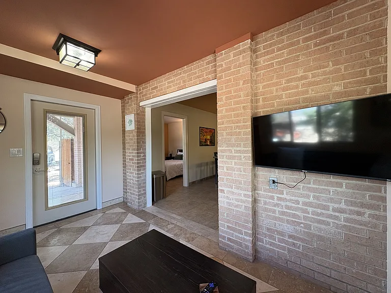 2819 N Woodland Ave #1 — Photo 5