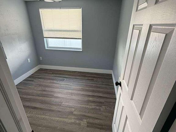 5th image of 4935 Amherst Ct #1
